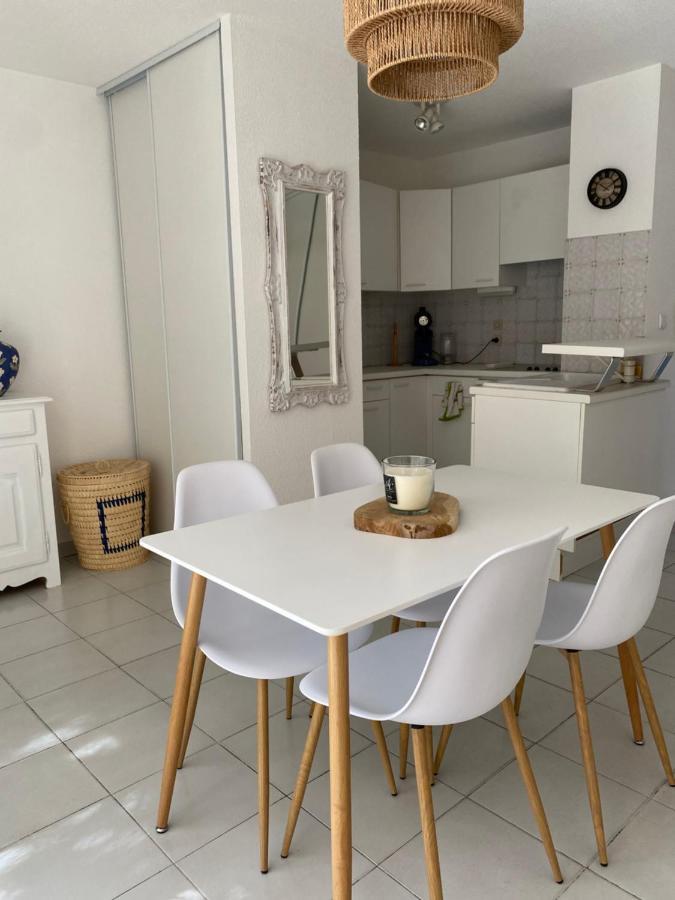 Superbe Appartement Cosy Vue Mer Pieds Dans L'Eau كافالير سور مير المظهر الخارجي الصورة