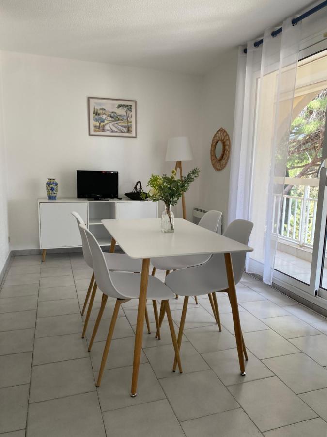 Superbe Appartement Cosy Vue Mer Pieds Dans L'Eau كافالير سور مير المظهر الخارجي الصورة